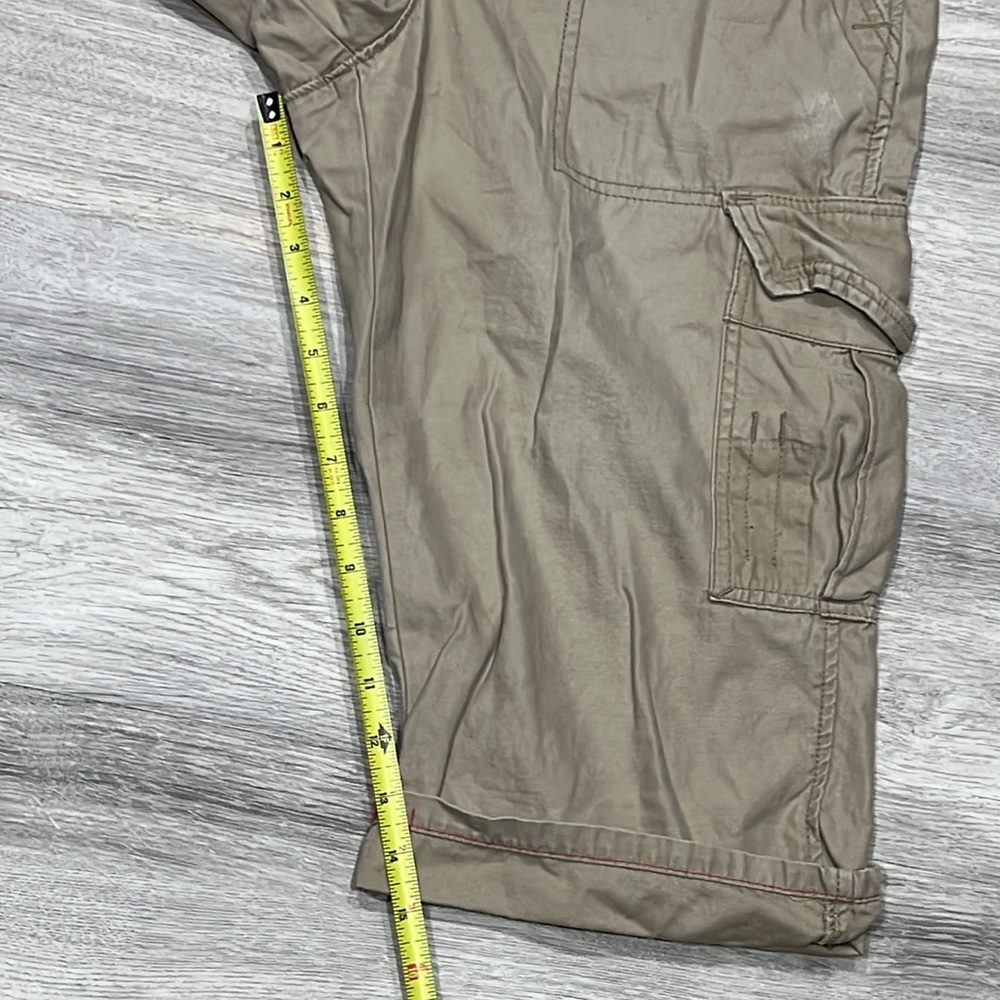 Women's American Eagle Khaki Cargo Capri Pants NWT - Picture 5 of 7